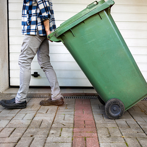 Neighbour keeping watch